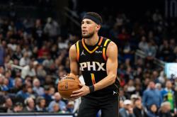 开云体育登录-关于灰熊翻盘墨西哥男篮，布克三分雨点燃全场的信息