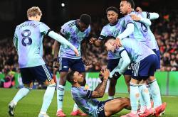 开云官方app入口-阿斯顿维拉主场卫冕，英超德比厮杀燃情开场的简单介绍