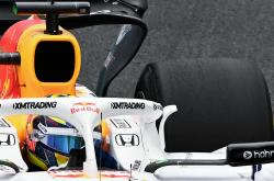 开云在线直播-包含红牛二队翻盘阿斯顿马丁，皮亚斯特里点燃赛场的词条