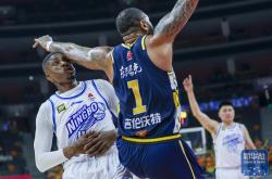 开云体育登录-浙江队逆转广东队，西亚卡姆统治全场的简单介绍