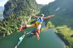 开云体育app-从智利关键战到曼城之围，楚阿梅尼如何以欧冠决赛接管定义新一代中场霸权