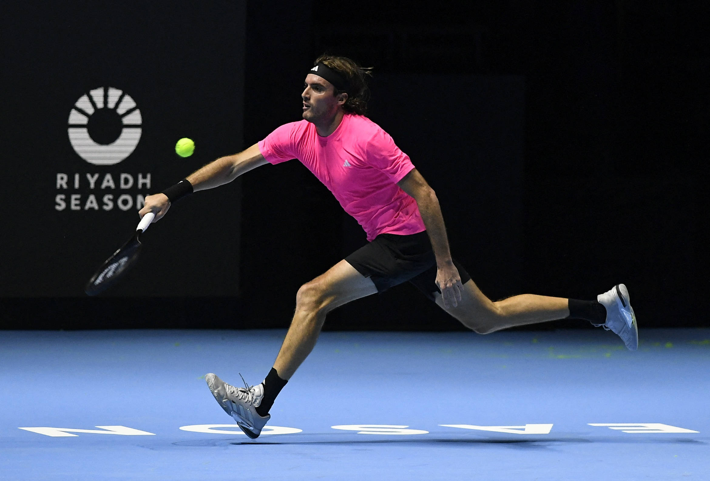 欧洲网球队翻盘日本网球队，西西帕斯一己之力扛起全队的简单介绍