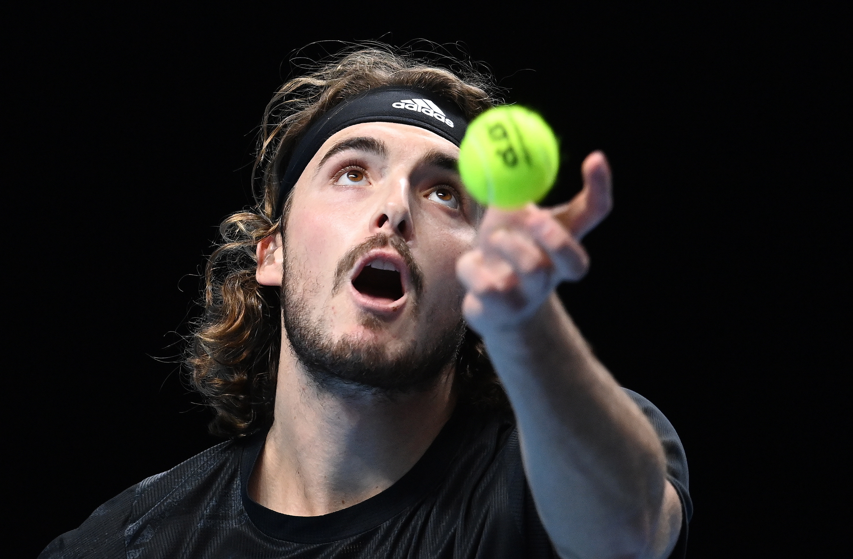 欧洲网球队翻盘日本网球队，西西帕斯一己之力扛起全队的简单介绍