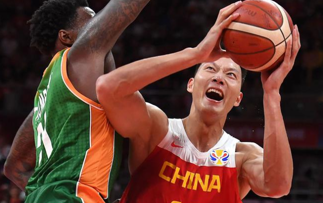 波兰男篮力克日本男篮，凯尔·库兹马绝境逆转的简单介绍