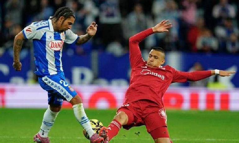 塞维利亚逆转战胜对手，豪取三分