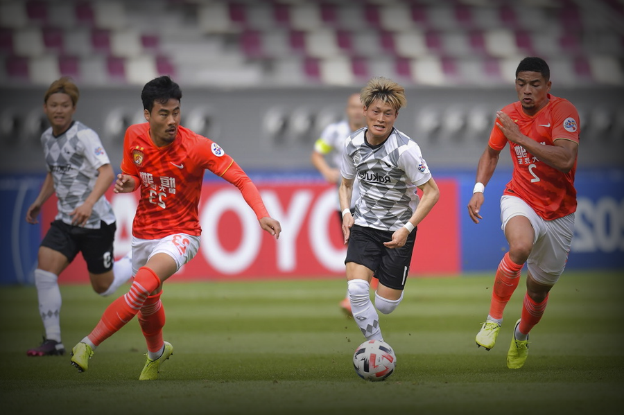 上港胜恒大！积分榜位居榜首，豪取七连胜