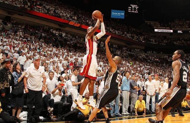 包含精准三分球命中率，球队奠定胜利基础的词条