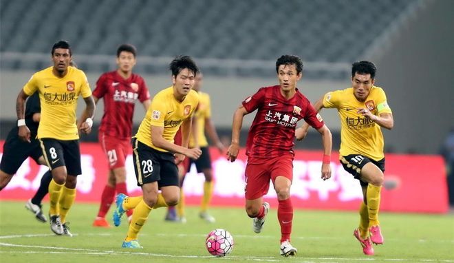 包含大庆石油球队取胜在望，争夺中超保级关键之战的词条