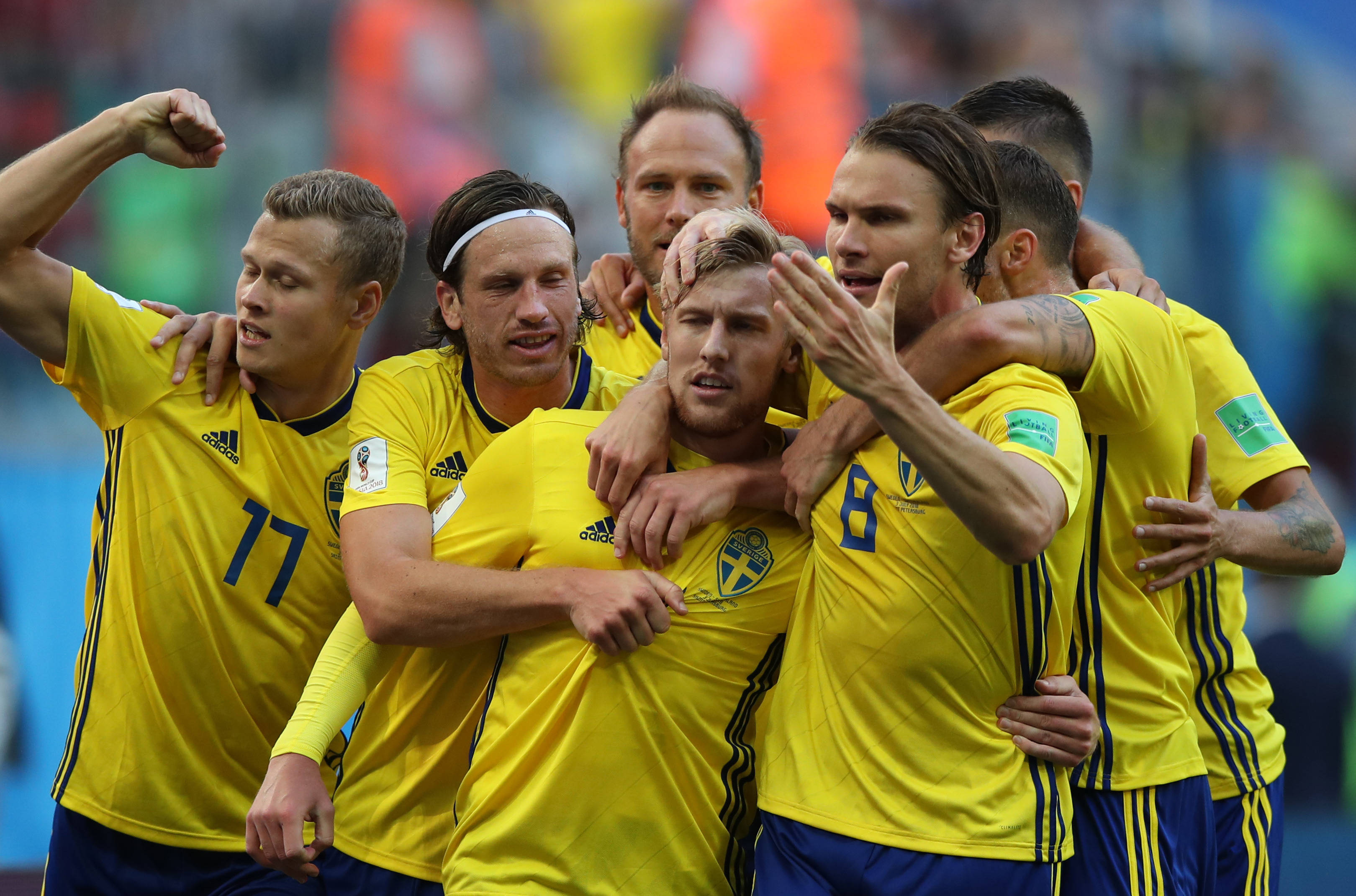 包含丹麦队逼平斯洛文尼亚，小组第二晋级的词条