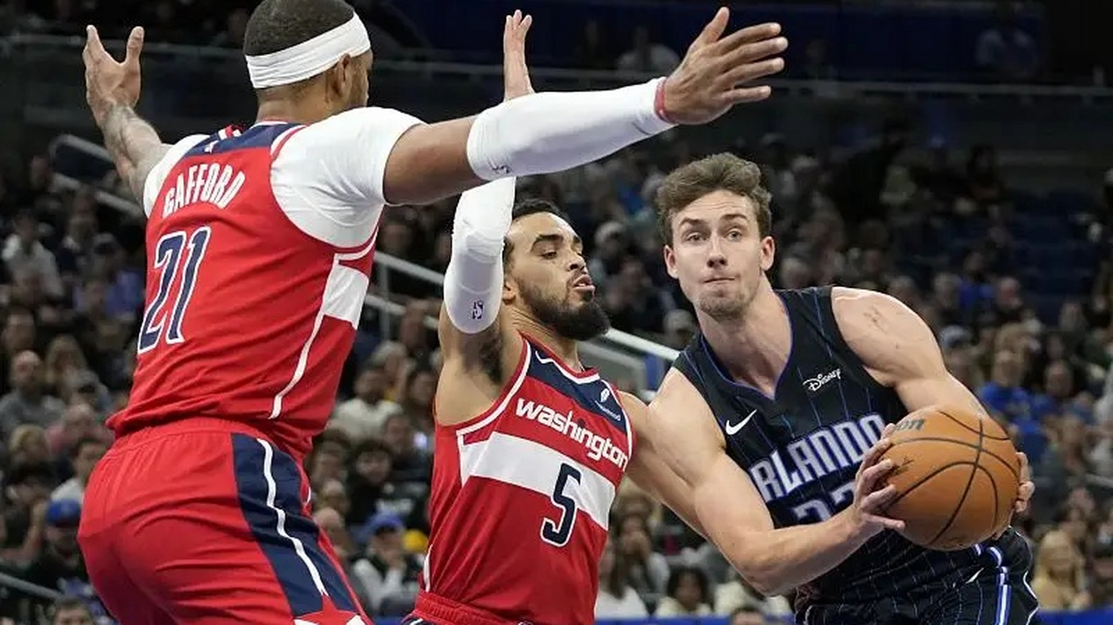 包含里尔客场取胜，连胜势头不可阻挡的词条