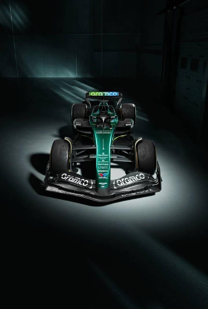 包含阿斯顿马丁完胜哈斯车队，拉塞尔高光表现的词条