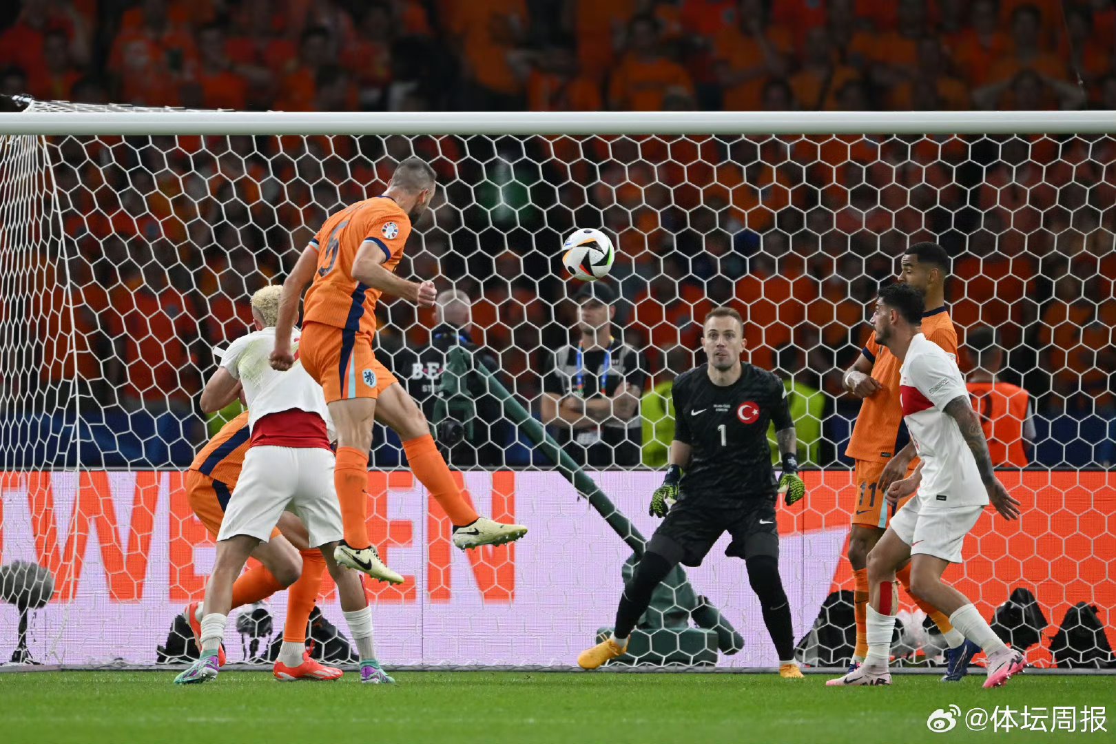 包含荷兰国家队惊险战胜,挺进欧洲杯八强的词条 包含荷兰国家队惊险战胜,挺进欧洲杯八强的词条