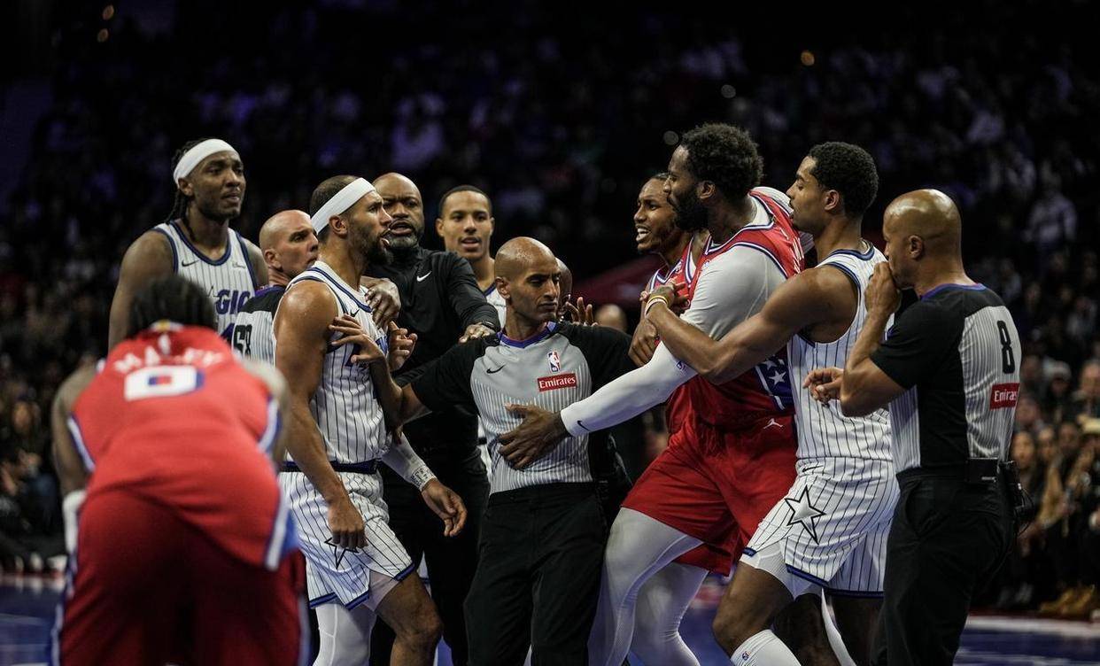 76人力克魔术，浓眉哥带队取胜