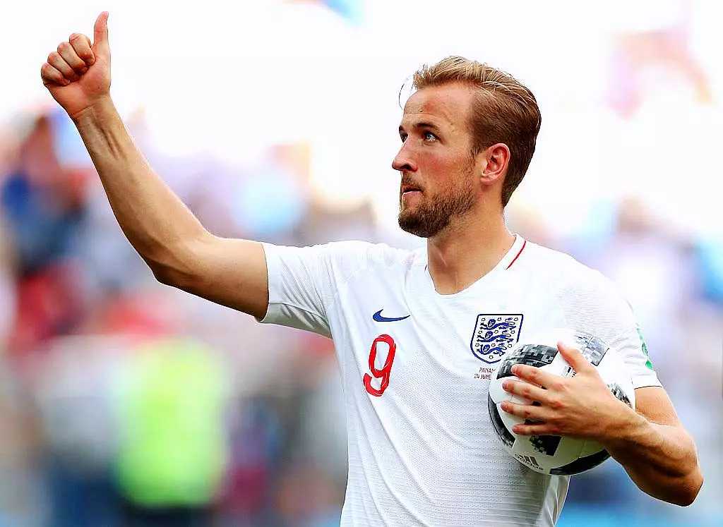 波兰队轻取英格兰队,马龙刷新纪录 波兰队轻取英格兰队,马龙刷新纪录