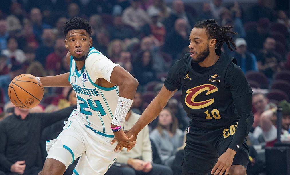 黄蜂险胜篮网，米切尔爆发神勇