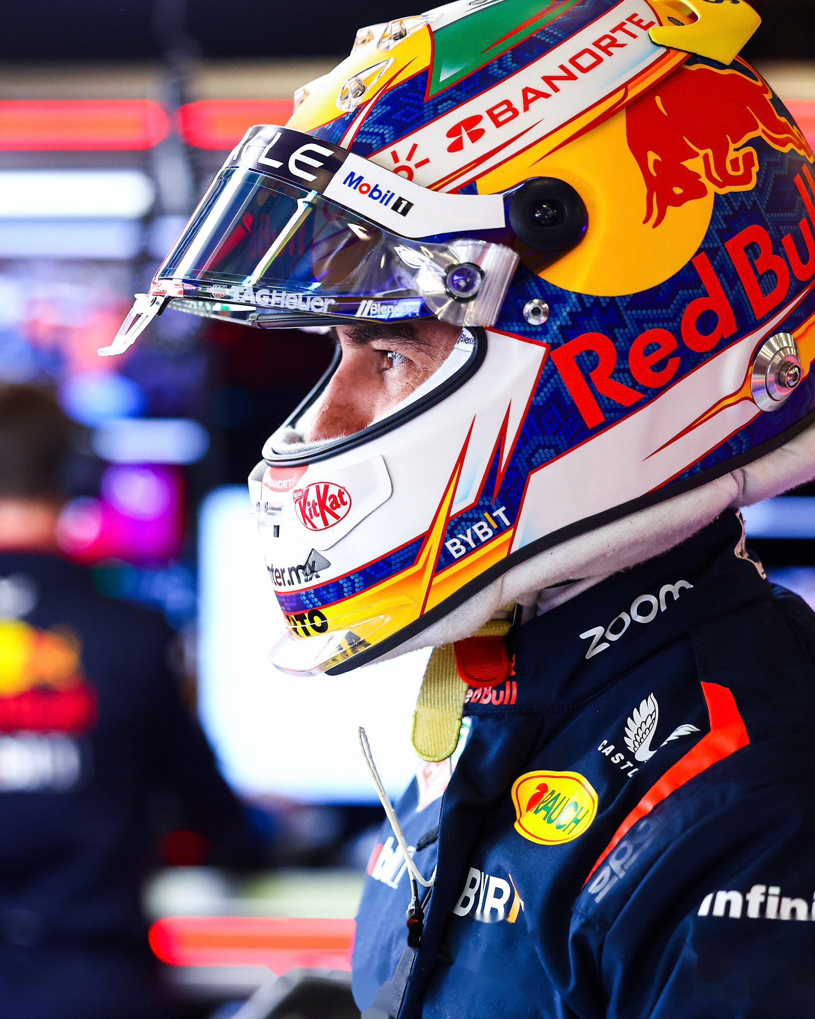 迈凯伦鏖战雷诺车队,佩雷兹关键制胜的简单介绍 迈凯伦鏖战雷诺车队,佩雷兹关键制胜的简单介绍