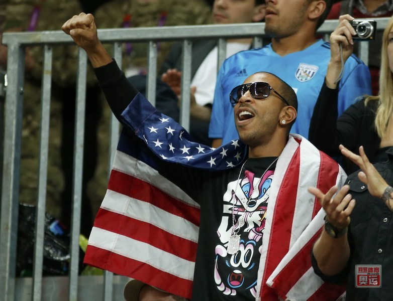 美国完胜阿根廷,范佩西绝境逆转 美国完胜阿根廷,范佩西绝境逆转