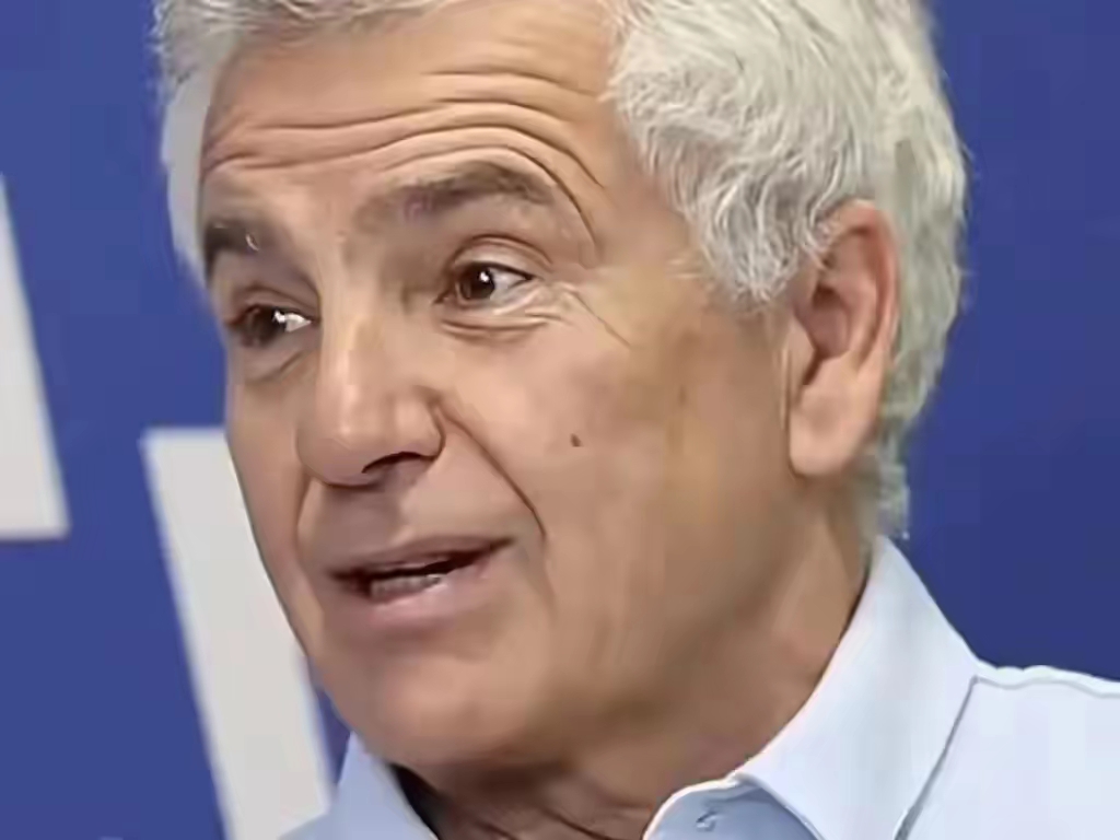 美国球员赛后接受采访情绪激动