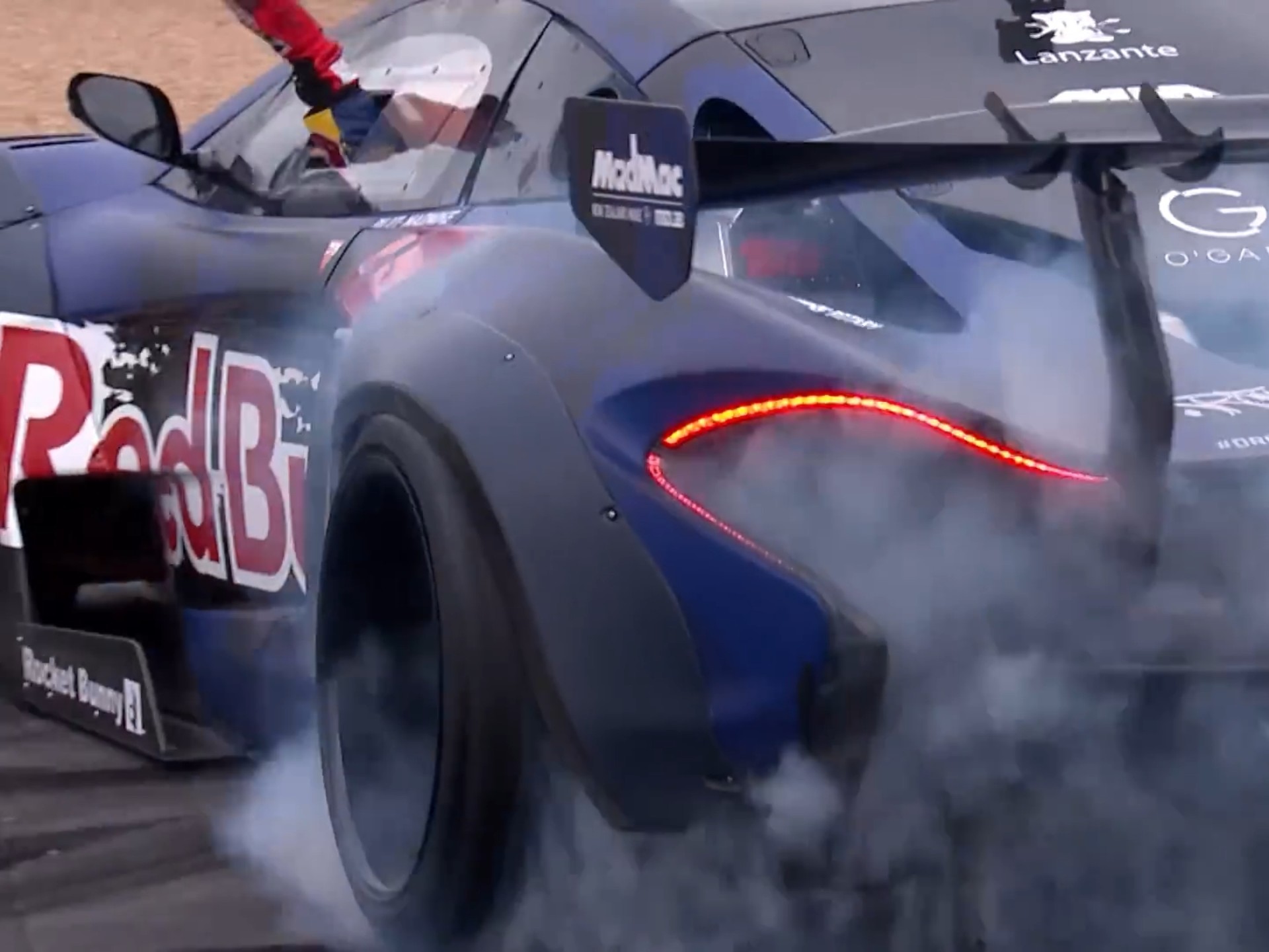 梅赛德斯翻盘迈凯伦，皮亚斯特里高光表现的简单介绍