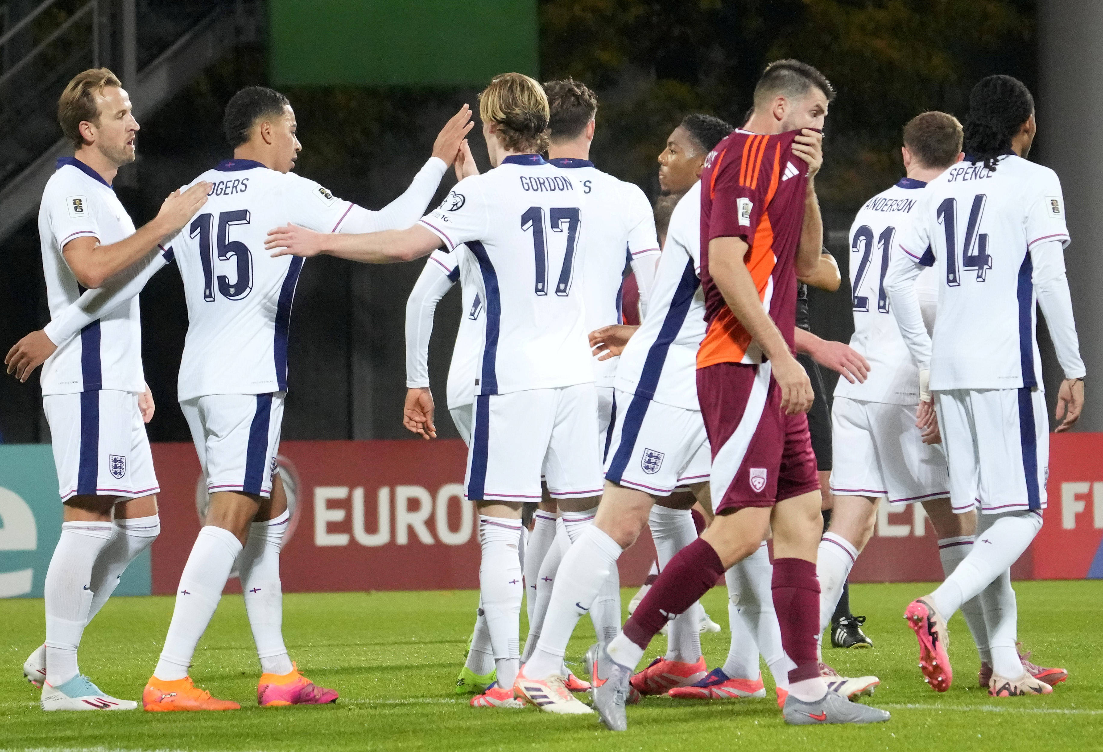 国际足球盛事:英格兰队夺得胜利 国际足球盛事:英格兰队夺得胜利