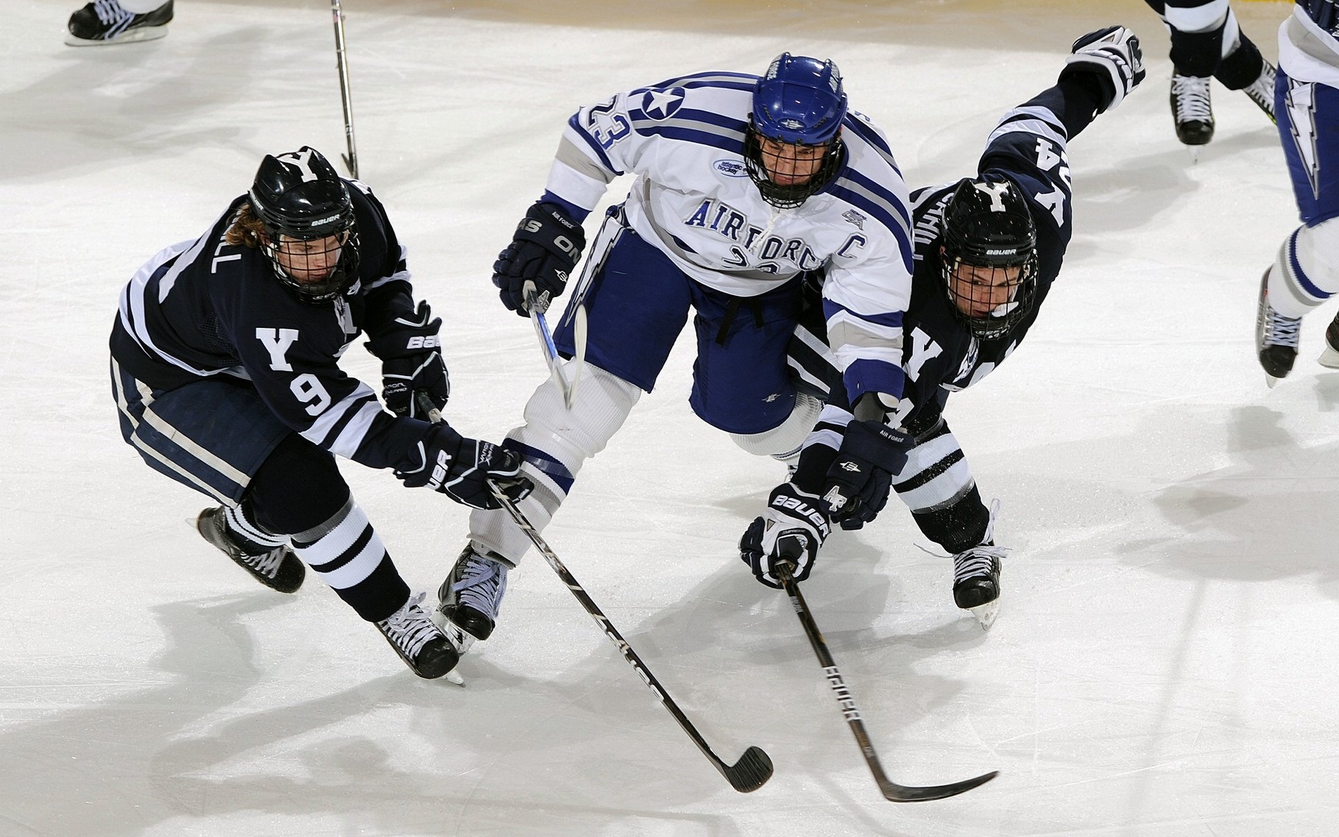 年度焦点之战之夜,迪亚斯关键时刻站出来