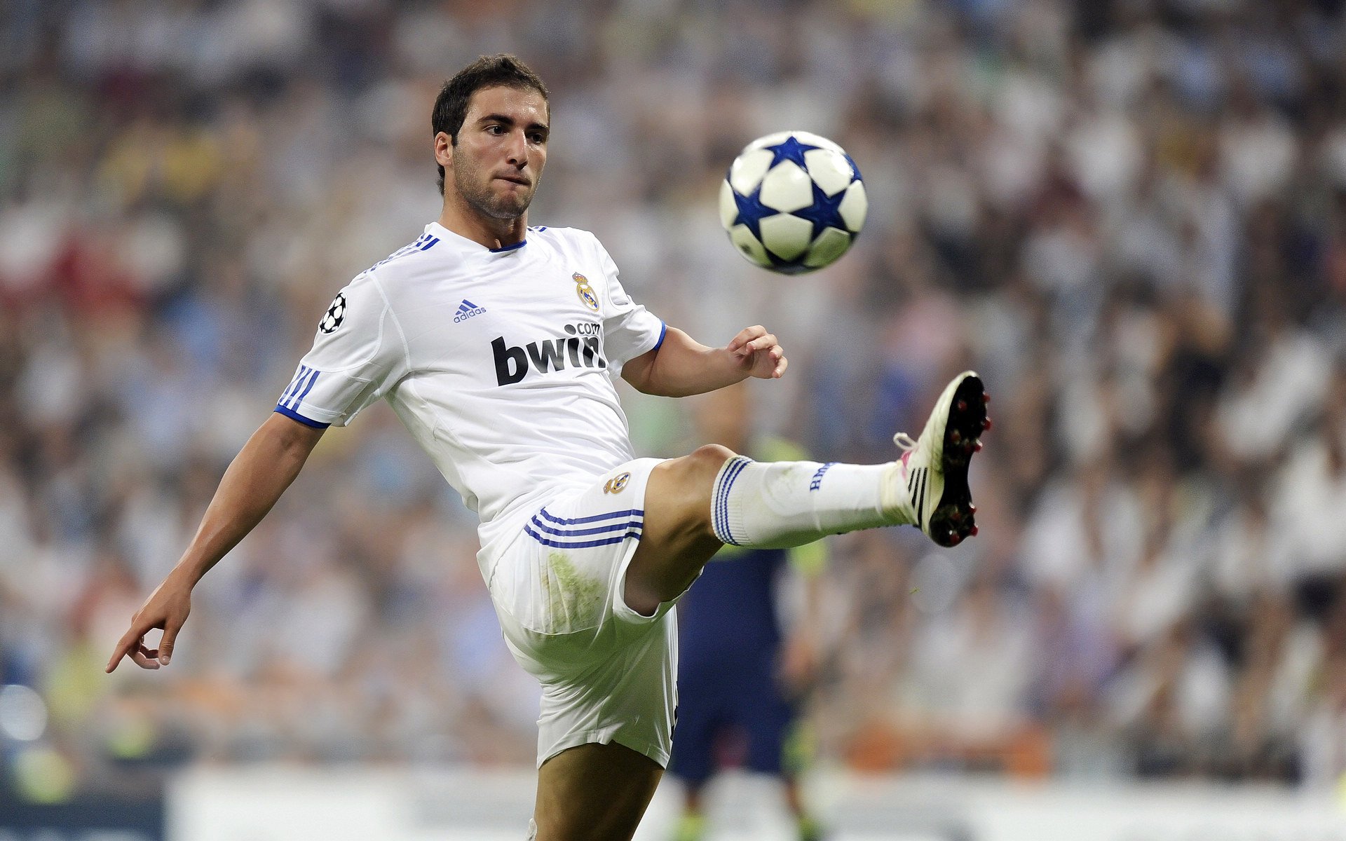 从京多安到希腊神话,防守艺术如何定义胜利,皇马王朝的启示