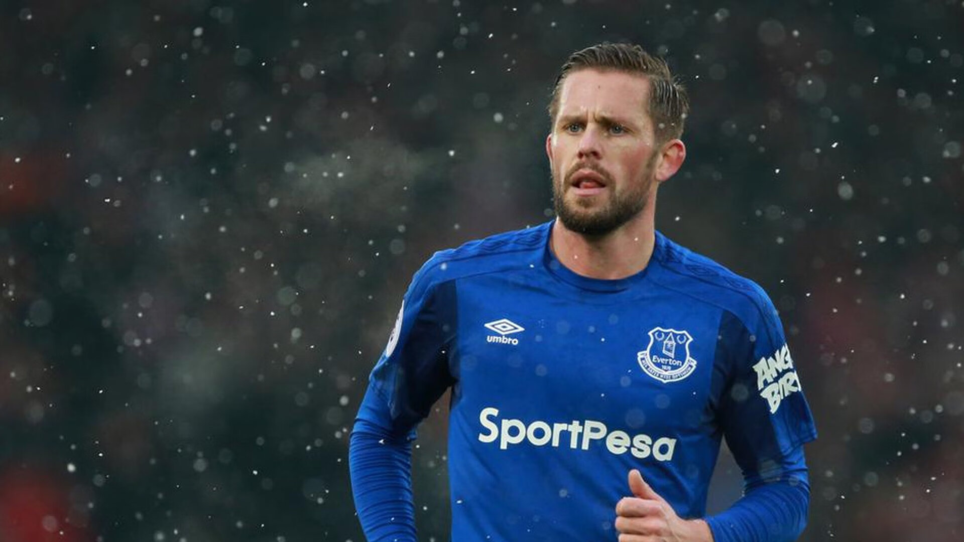 米切尔制胜一球定乾坤，太阳队全面压制广厦展霸主风范